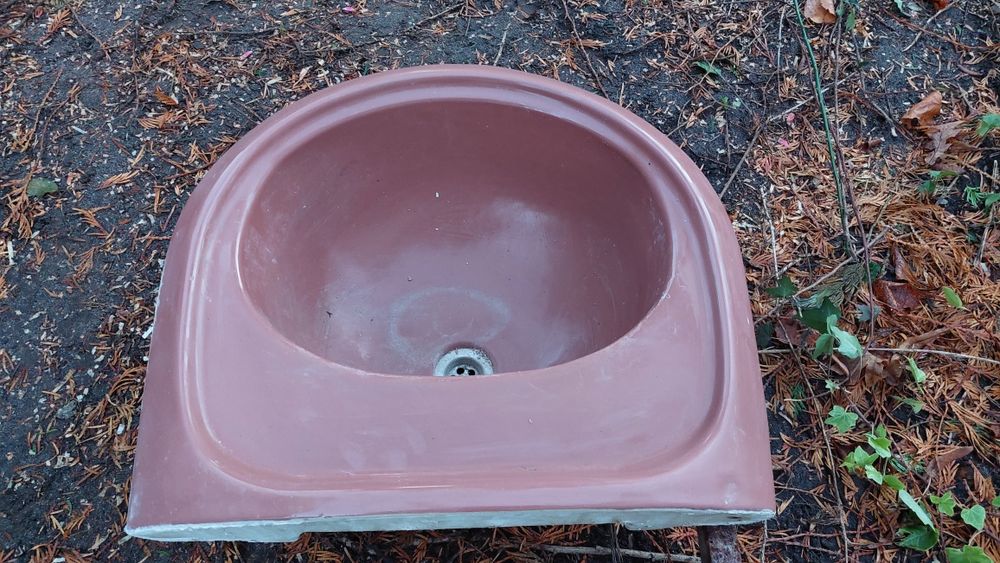 Umywalka brązowa prl.