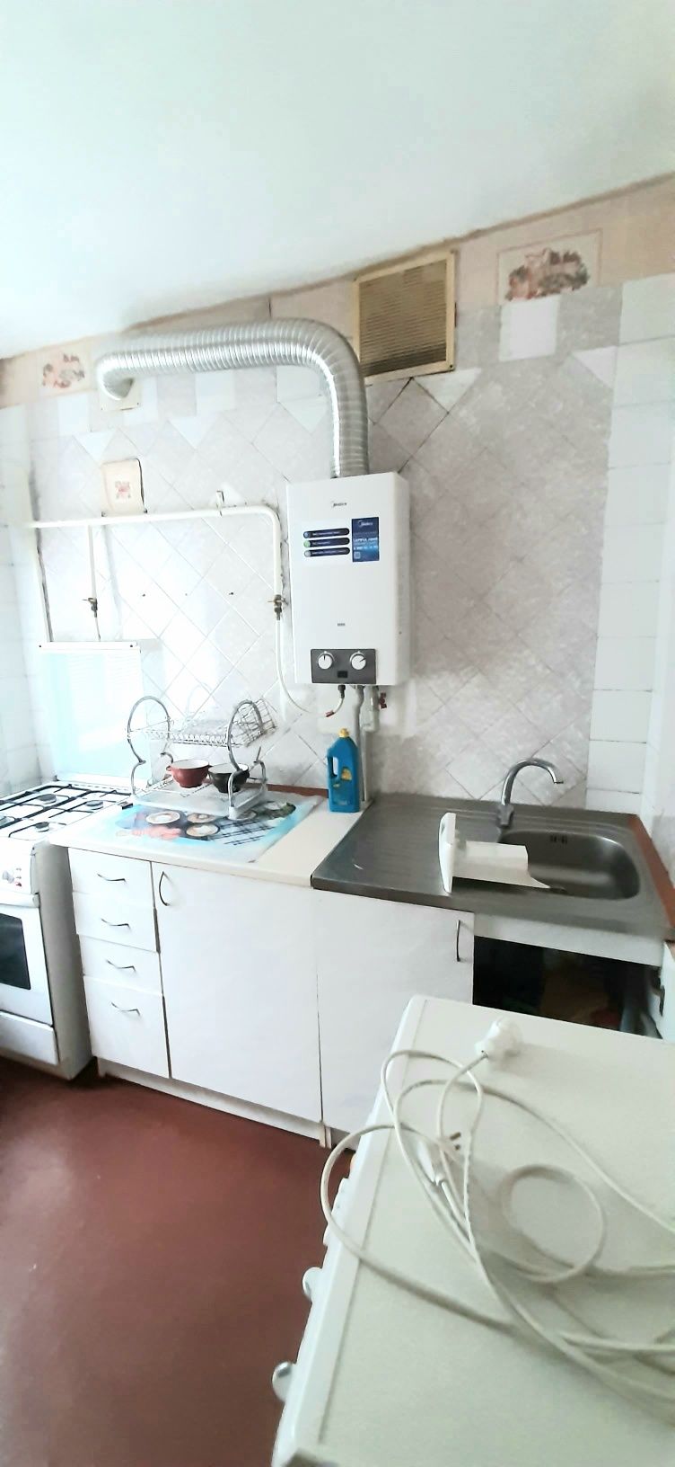 Продается 1-на ком-я кв-а в Лесках, остан. Белая. 5/5 кирпичного, 32/1