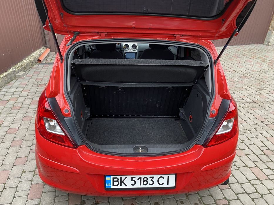 Opel corsa D  corsa d стан ідеальний нефарбована компактне авто