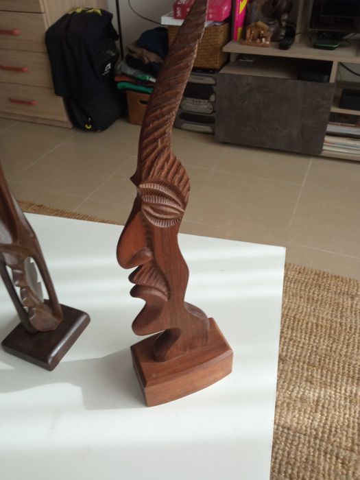 Figuras africanas de madeira