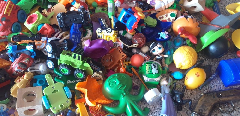 Conjunto Grande de Brinquedos Diversos