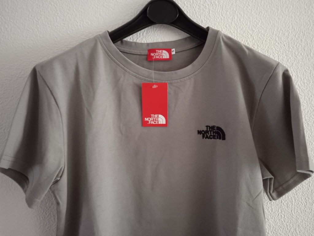 Tshirts NOVAS da The North Face Bordadas
Vários Tamanhos Disponiveis