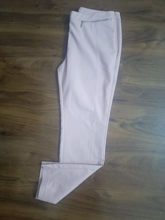 5 calças senhora (cada 3€) todas (10€)