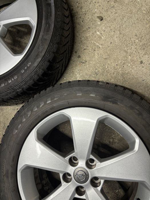 Opel 5 115 R17 з зимовою резиною 215/60/17