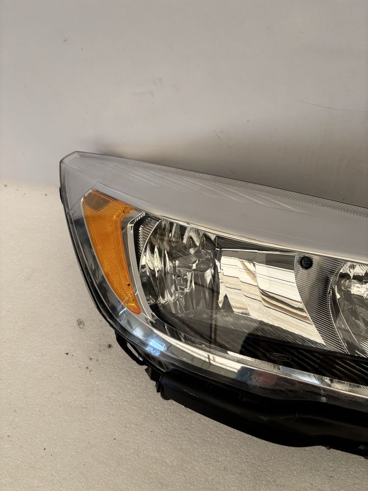 Ford Escape lift 17- lampa prawy przód prawa przednia USA