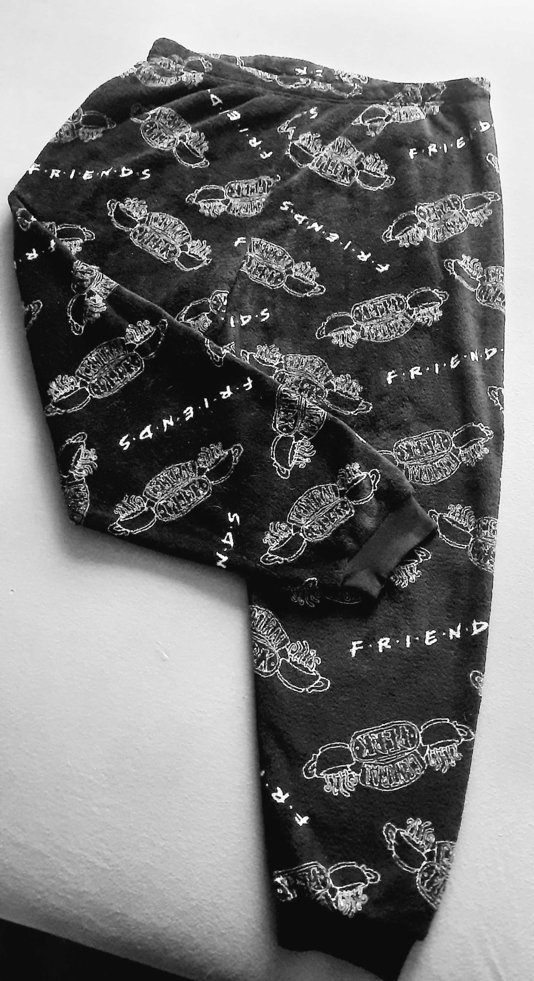 Nowe spodnie r. XL dresowe, domowe F.R.I.E.N.D.S. (friends)