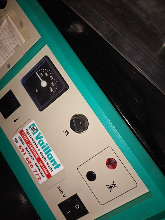 Piec gazowy Vaillant  + zbiornik C.W.U.