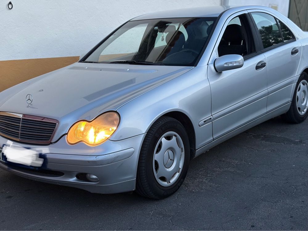 Mercedes-Benz C200 CDI NACIONAL - Excelente estado!