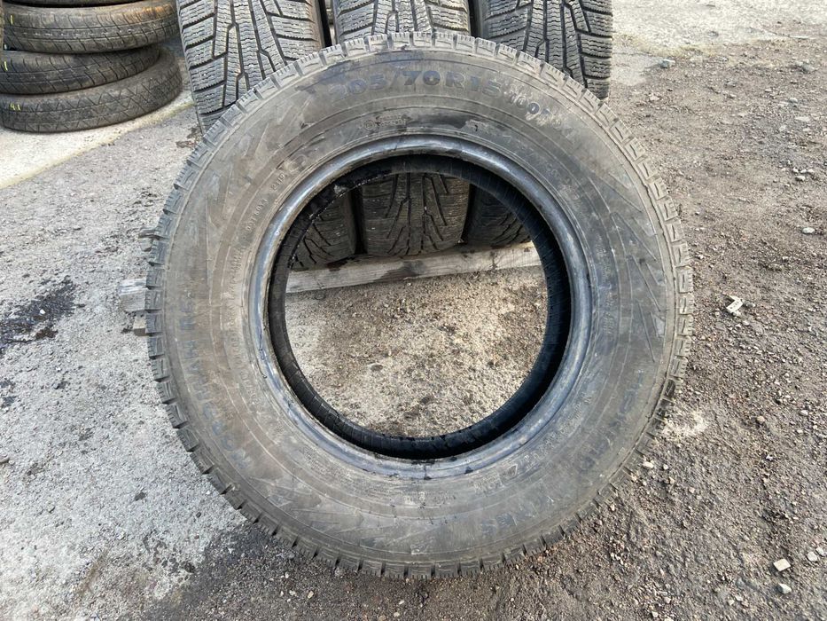 Шини 205/70 r15 Nokian Висота протектора 8,5мм.