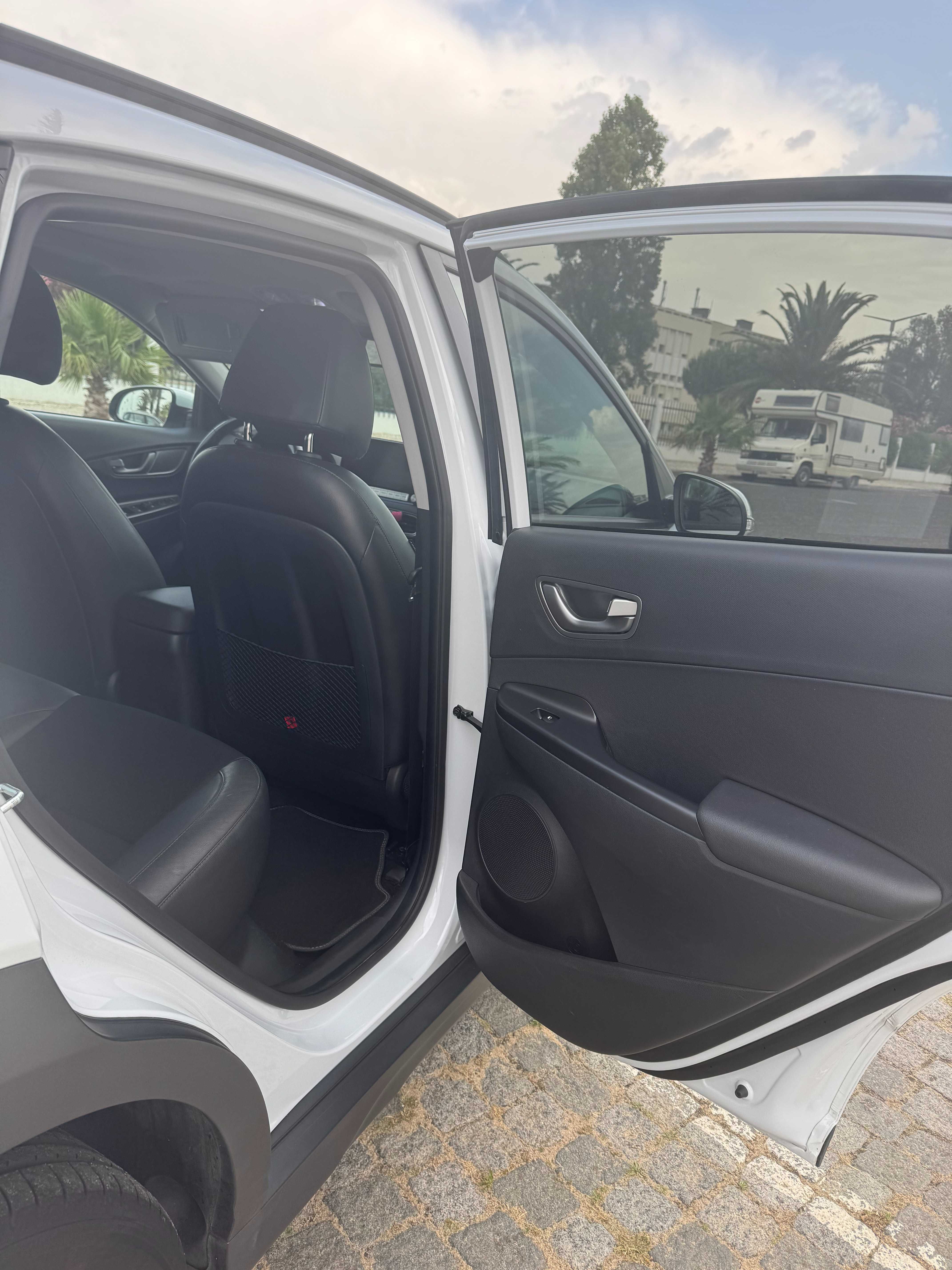 Hyundai Kauai elétrico -  Premium + LED de 64 kWh