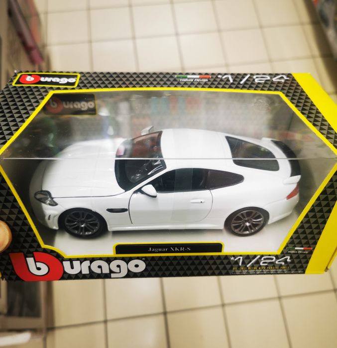 Jaguar XKR-S Burago 1/24
