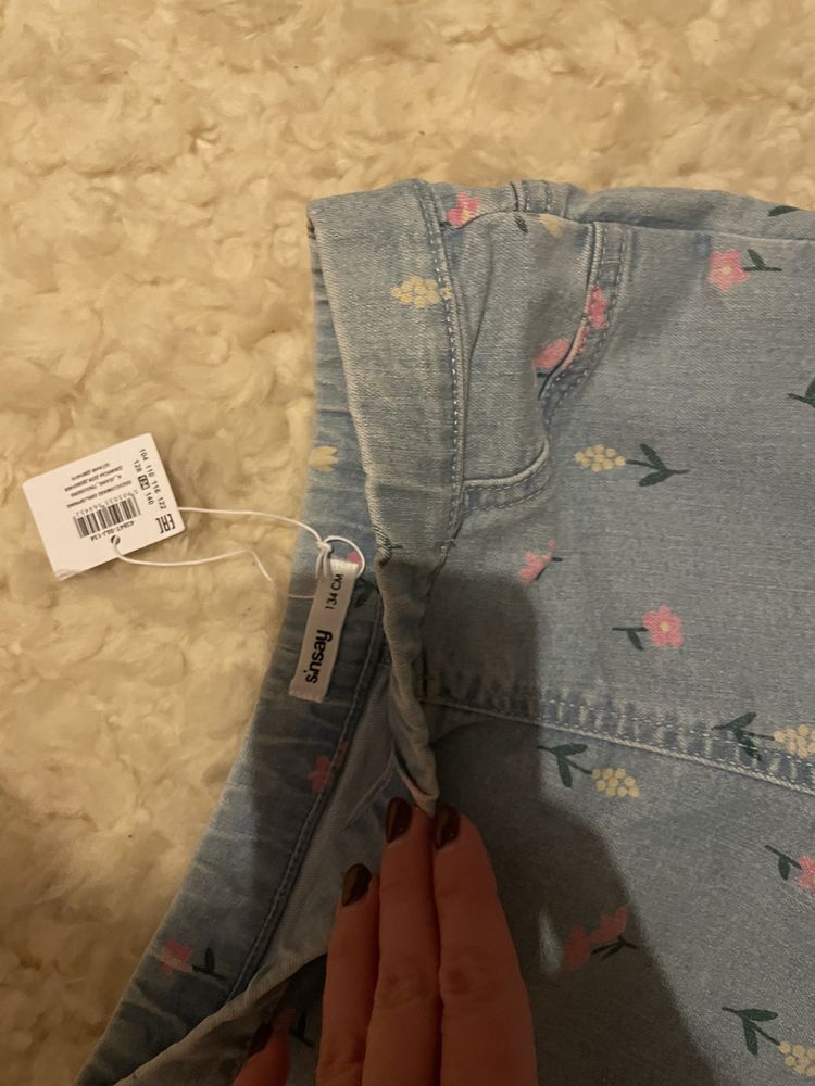 Nowe jeansy dla dziewczynki rozmiar 134