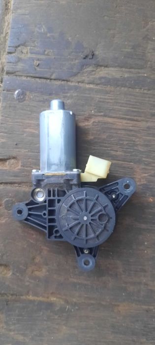 Моторчик стеклоподьемника Vito W639