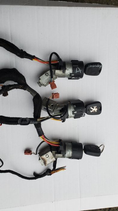 Замок запалювання зажигання Peugeot 206 207 307 308 контакна група