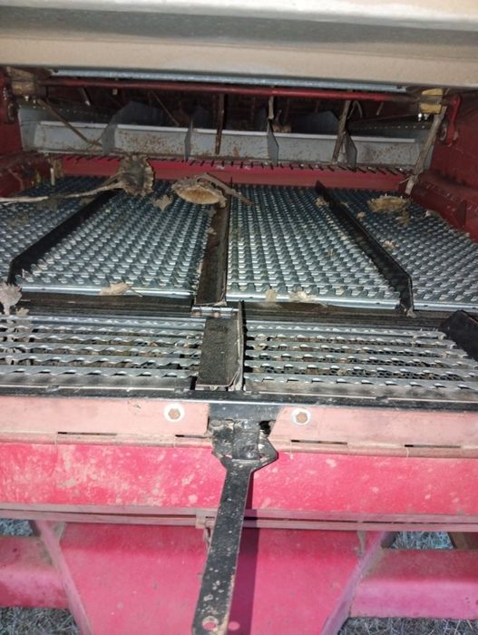 Продам комбайн зернозбиральний та іншу С/Г техніку