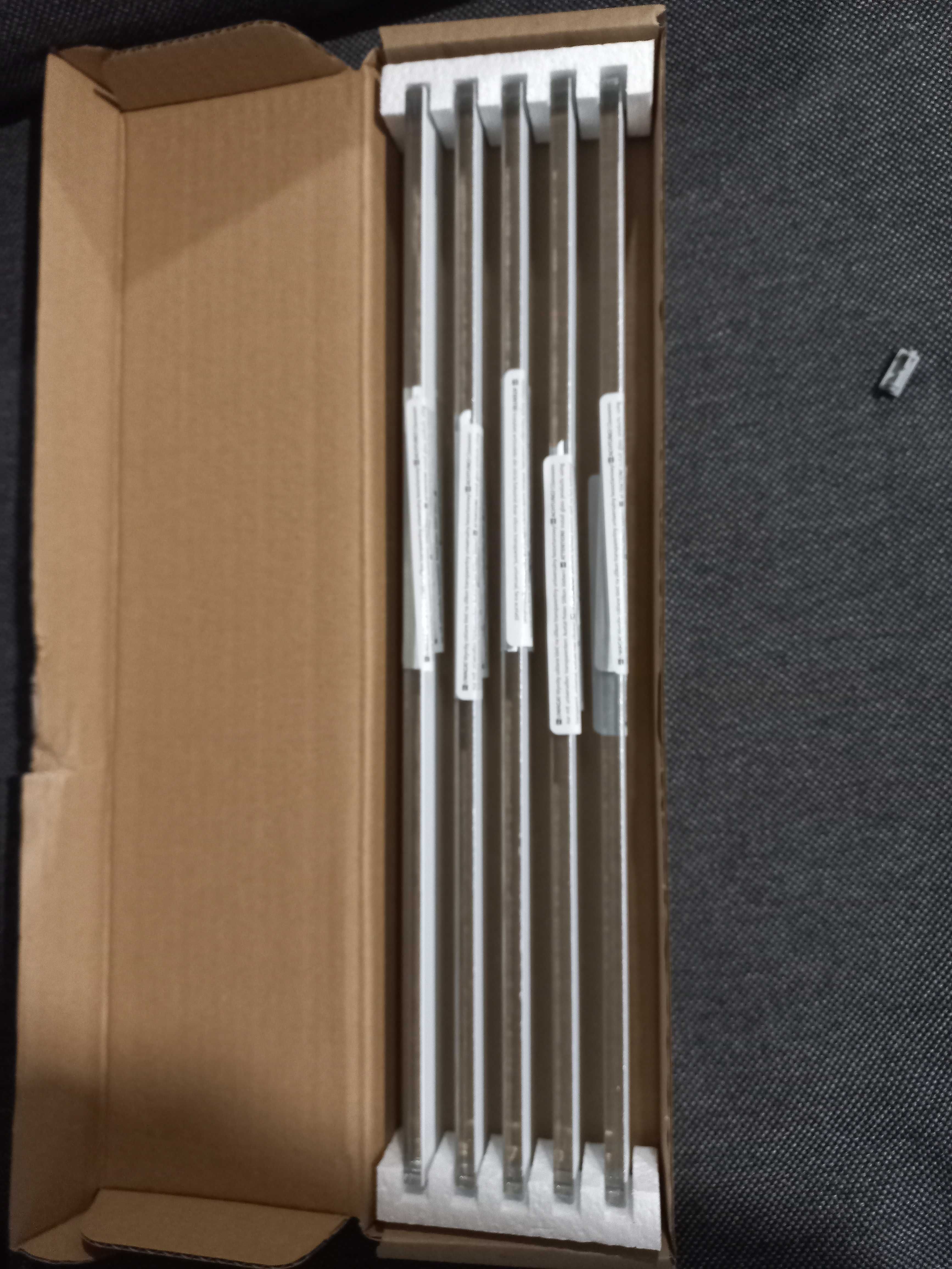 Listwa dekoracyjna szklana 1.5 x40 do plytek do łazienki
