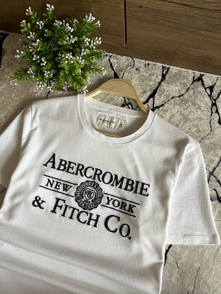 Abercrombie & Fitch мужская футболка / Размер М