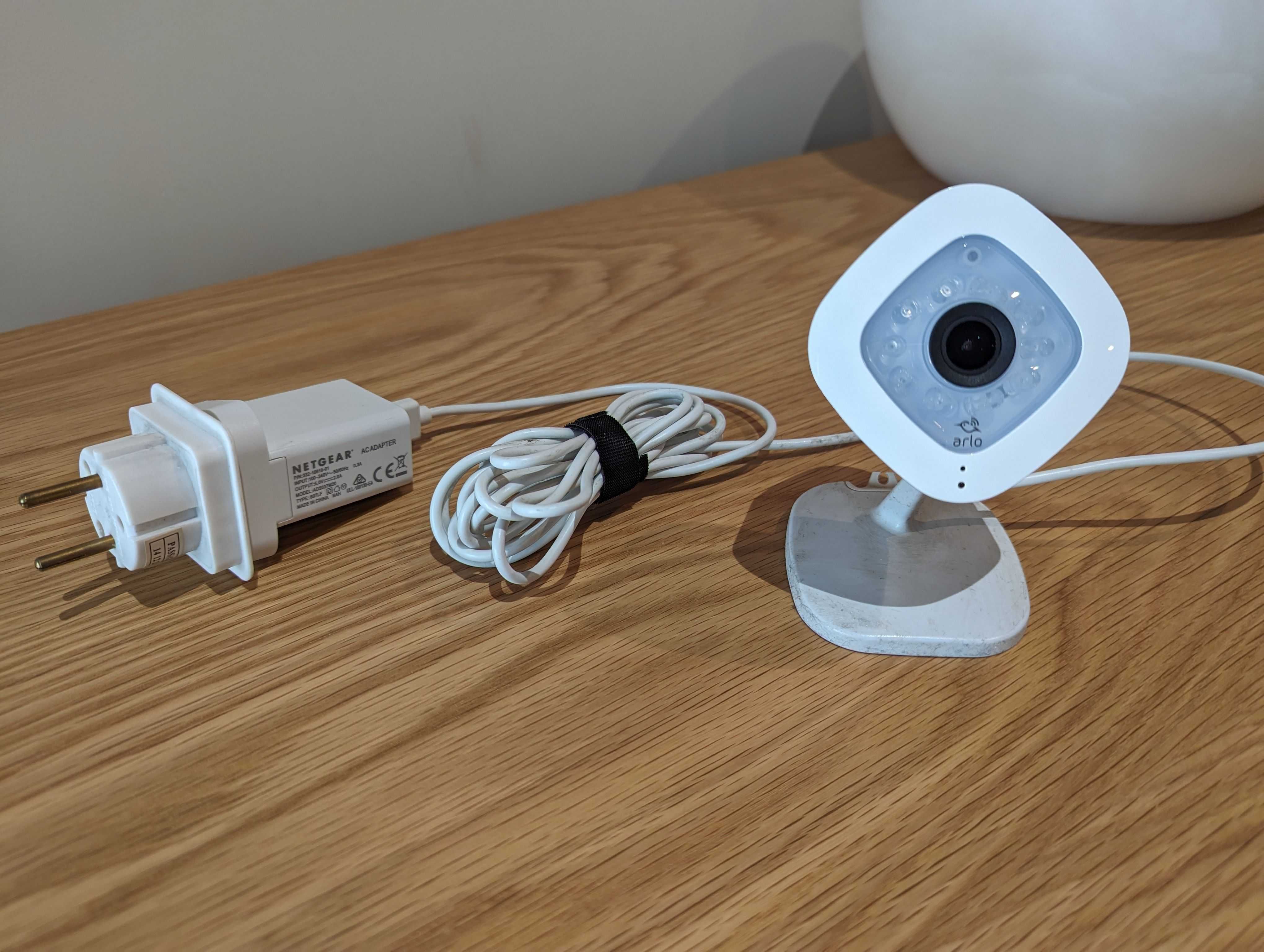 Câmara Netgear Arlo Q como nova e a funcionar a 100%