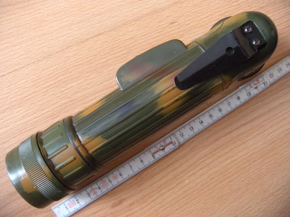 lampka latarka kątowa wojskowa turystyczna survival sprawna filtry