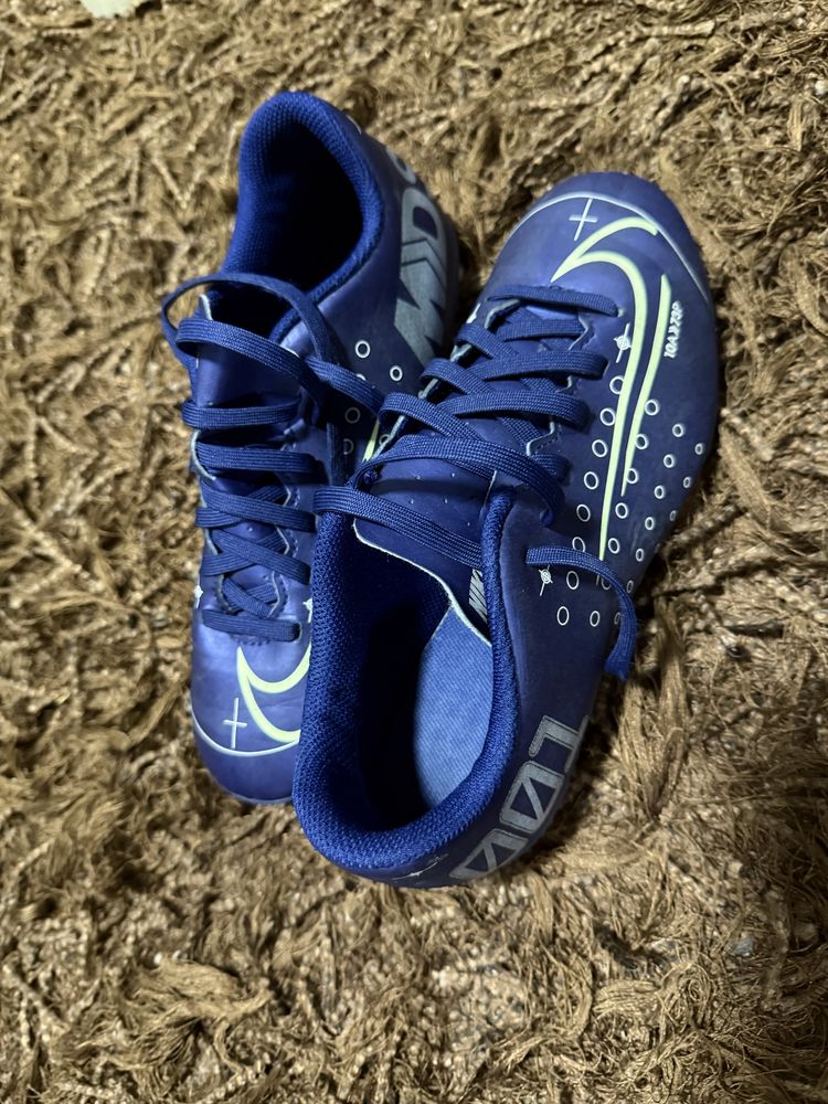Chuteiras nike numero 36