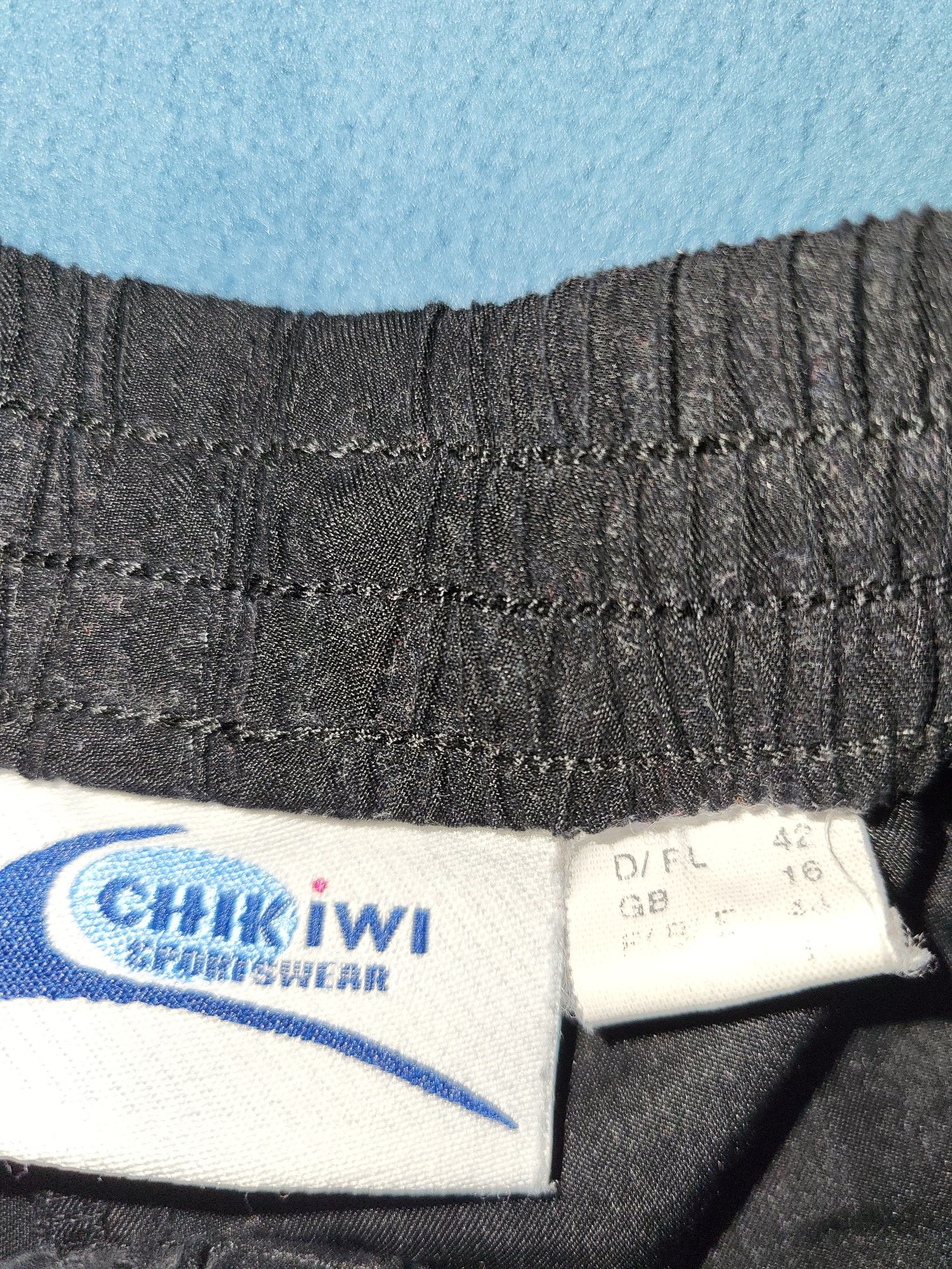 Spodenki sportowe Chikiwi Sportswear r. 42
