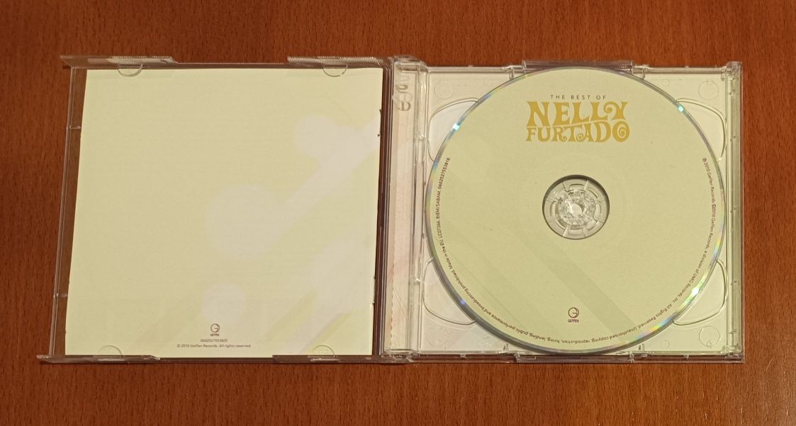 CDs Cesária Évora, Rodrigo Leão, Jazz Ladies e Nelly Furtado.