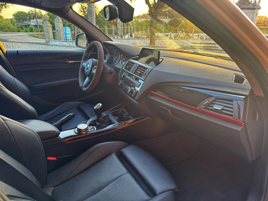 BMW 116d Sport Line - Desde 245€ Mês