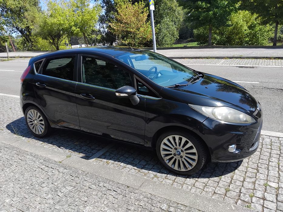 Vende se Ford Fiesta