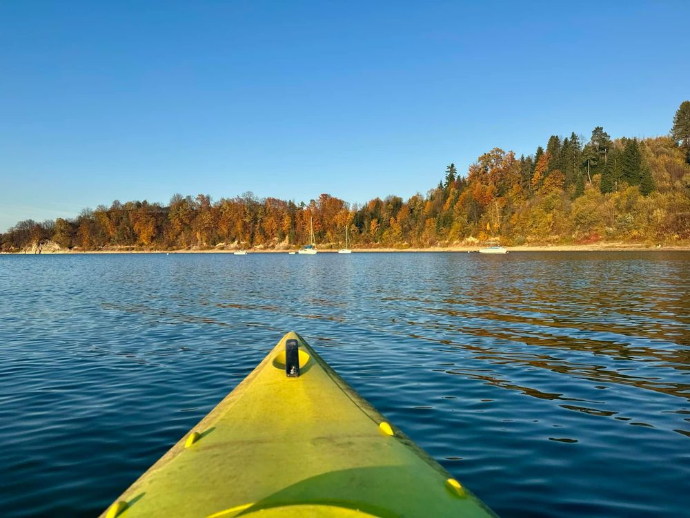 Pole namiotowe Camping Bieszczady nad jeziorem Solina Zawóz