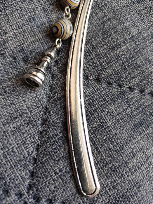 Zakładka do książek metal i kamień "Gambit królowej"