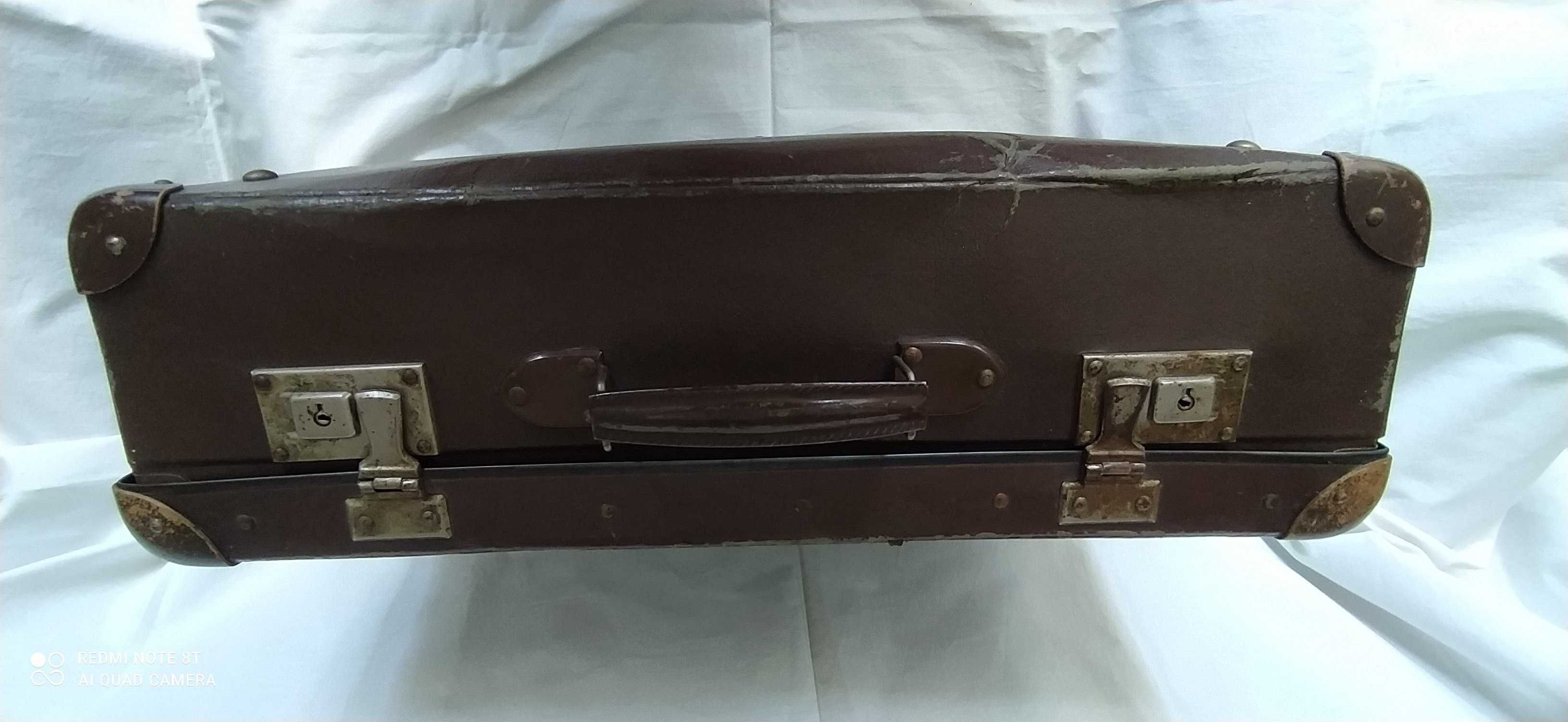 Stara zabytkowa tekturowa walizka 60x37x17cm z PRLu.