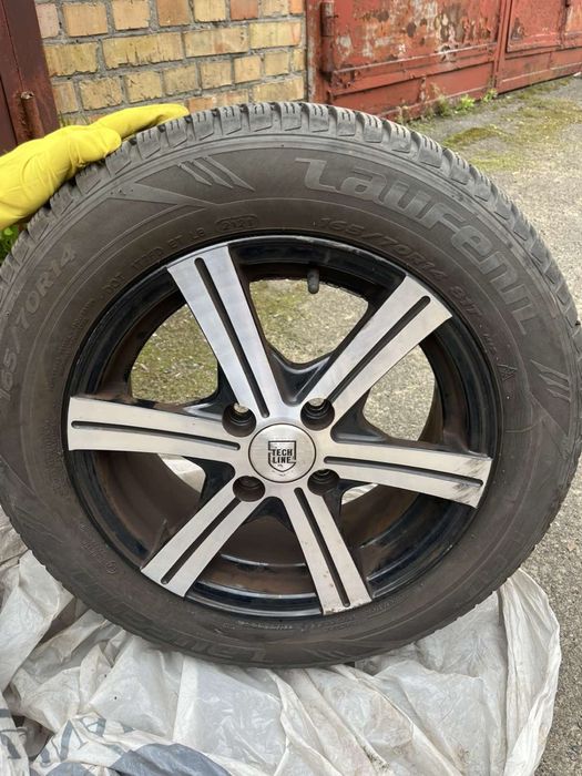 Автошини Laufenn  165/70 R14 81T плюс диски TechLine R14.