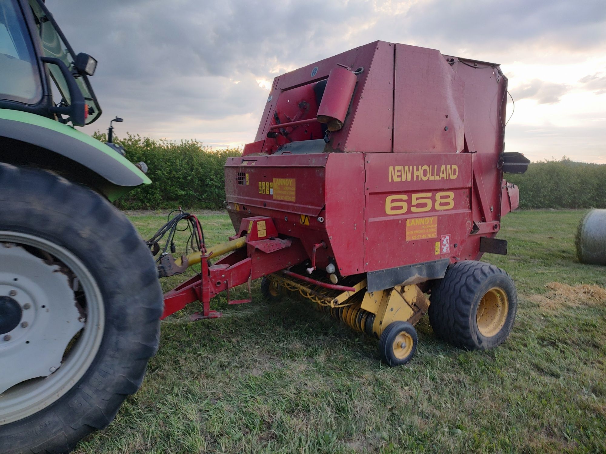 Prasa rolującą New Holland 658