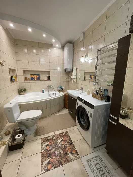 Продається затишна двохрівнева квартира по вул. Кравчука