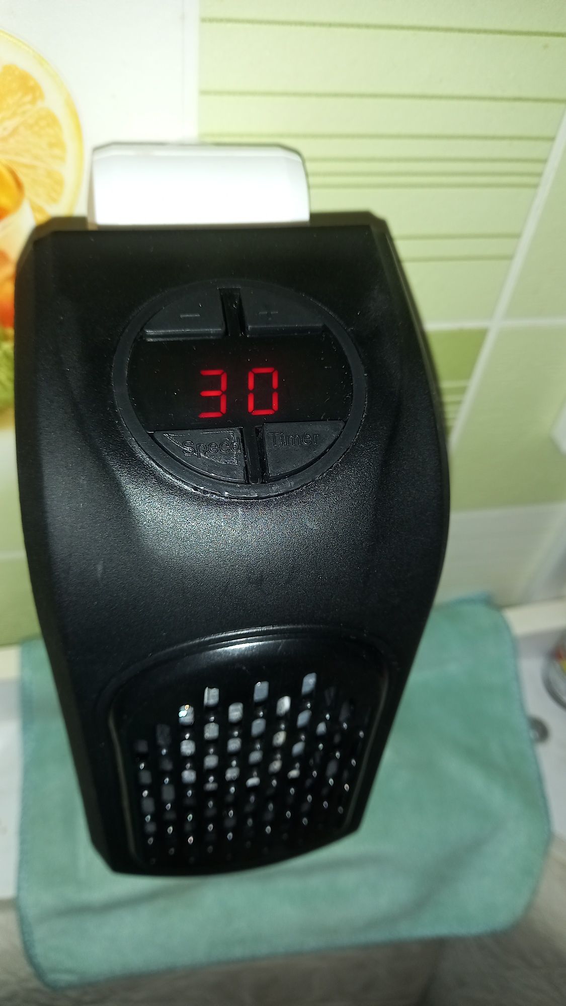 Продам портативный тепловентилятор Handy Heater