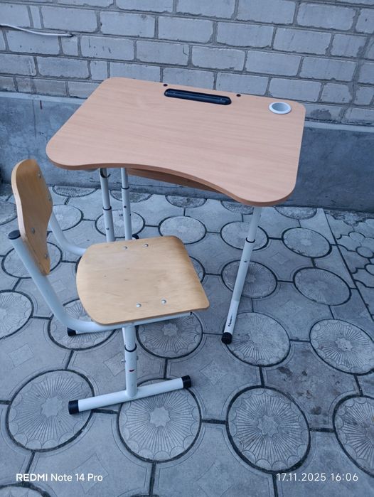 Парта школьная( трансформер)