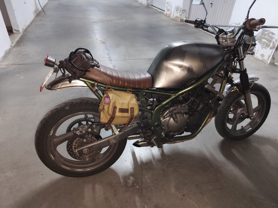 Mota XJ600 toda alterada com material novo