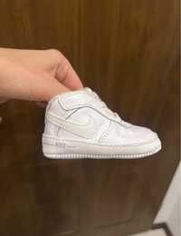 Niechodki Nike buciki niemowlece