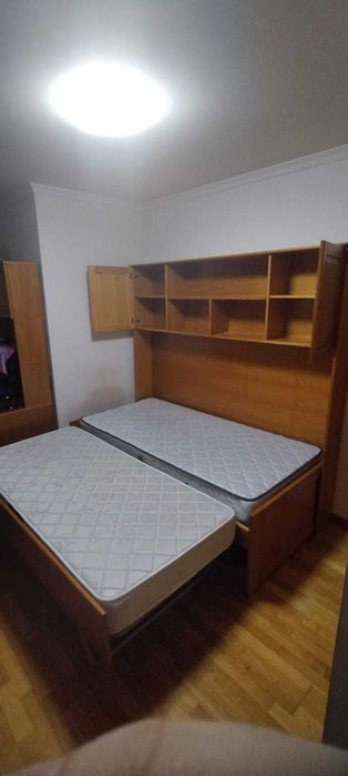Mobília de quarto de solteiro em ótimo estado