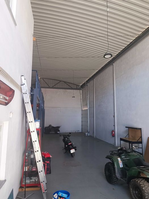 OPORTUNIDADE  - Armazém e terreno - Beja