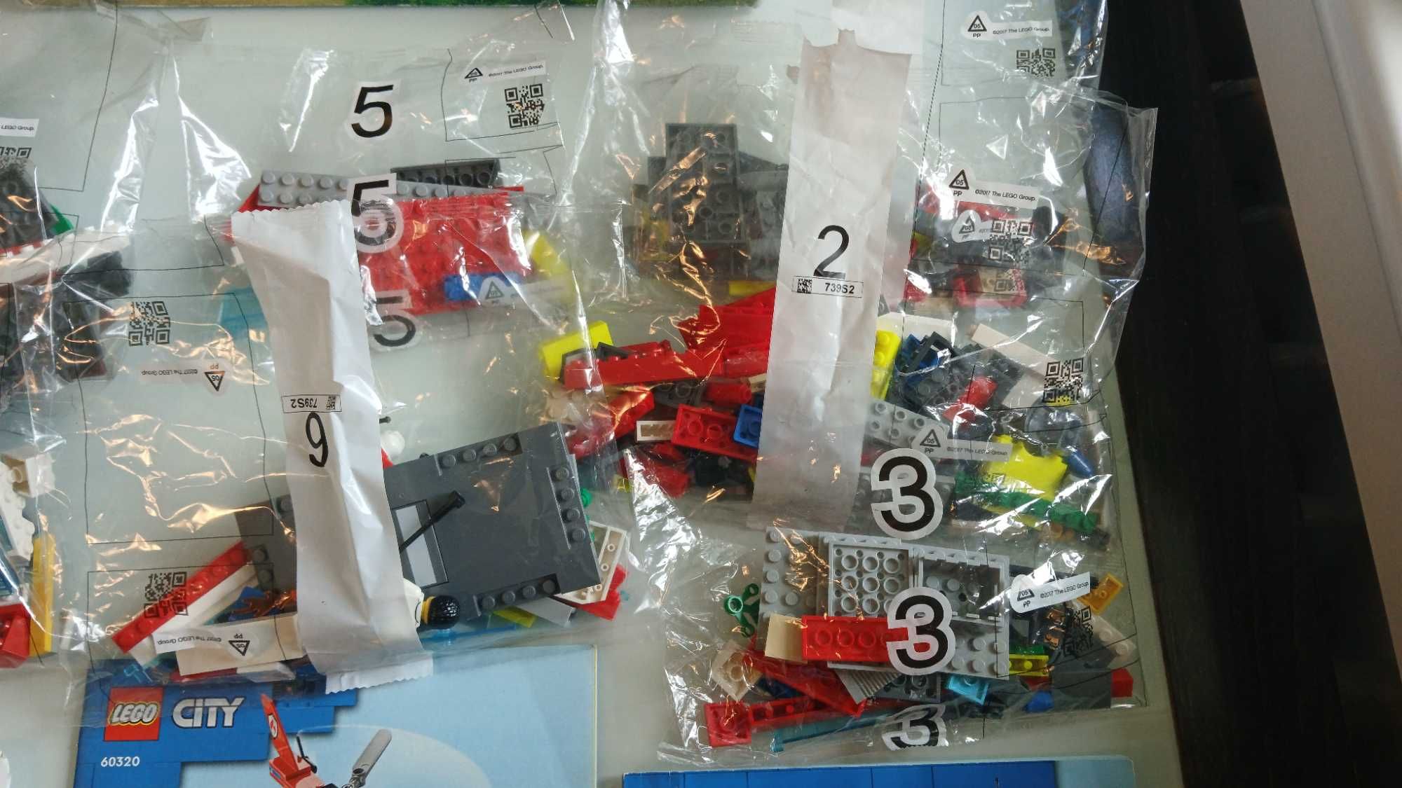 LEGO City Remiza strażacka 60320 - stan bardzo dobry, kompletny zestaw
