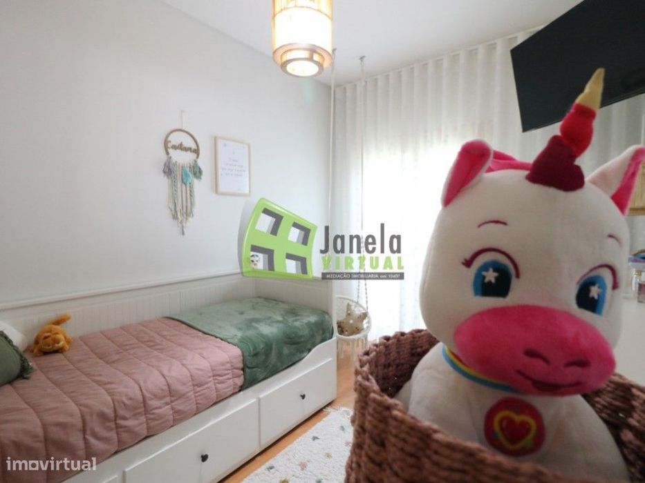 Apartamento T3 com Parqueamento e Arrecadação