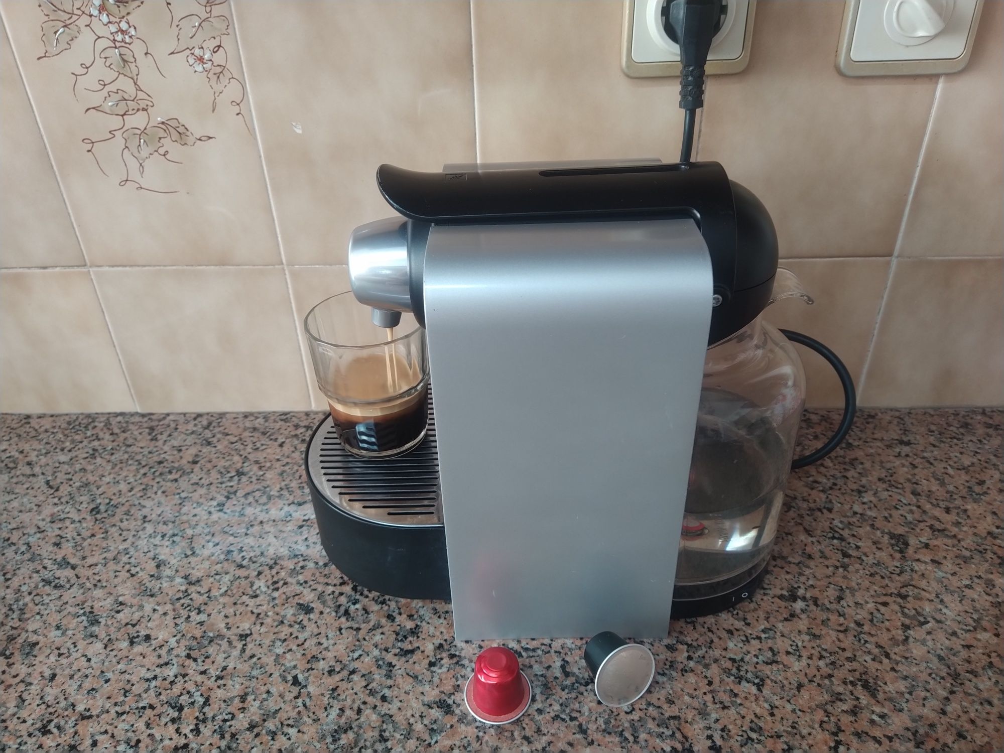 Máquina de café Nespresso Siemens casa quarto apartamento escritório.