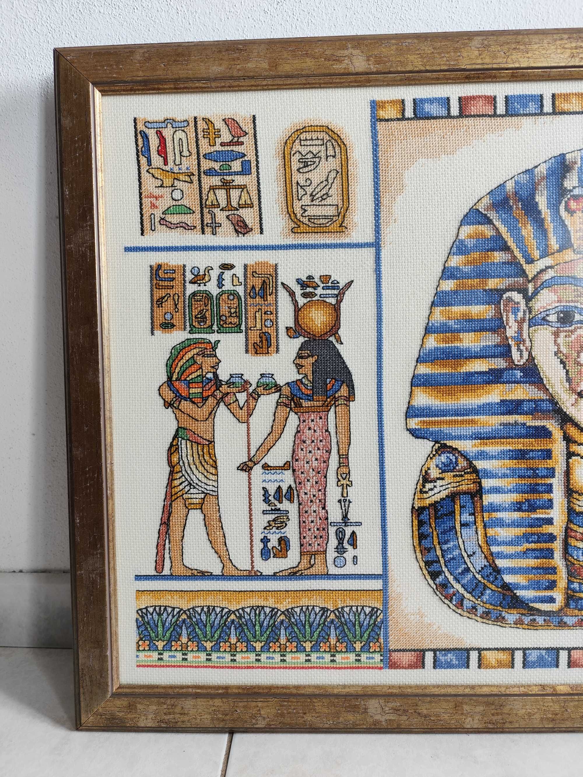 Quadro em ponto cruz, Tutankamon, deuses do Egipto e escrita egípcia.
