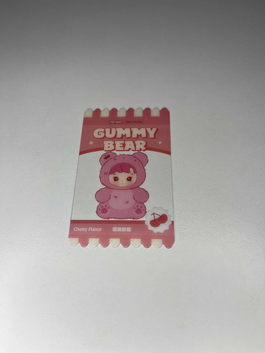Hacipupu – Gummy Bear | Cherry Flavor | Zawieszka Kolekcjonerska