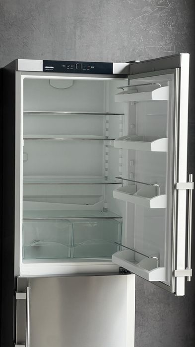 Холодильник Liebherr CUNesf3933 NoFrost LED