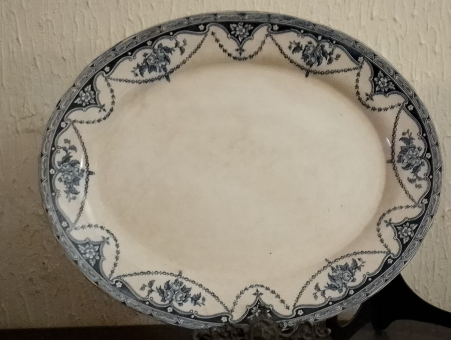 Travessa antiga em porcelana inglesa