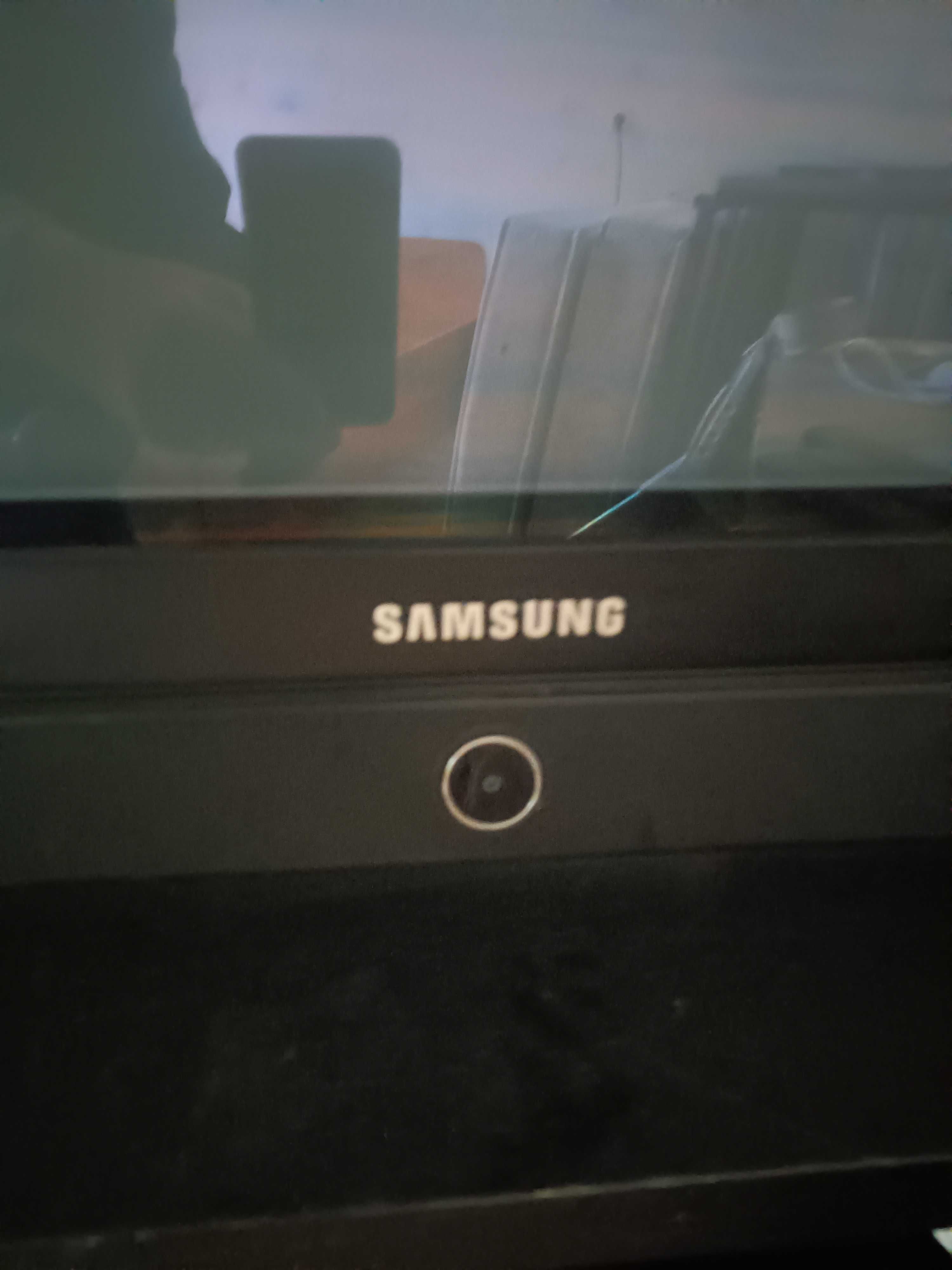 Sprzedam telewizor 42" plus dekoder