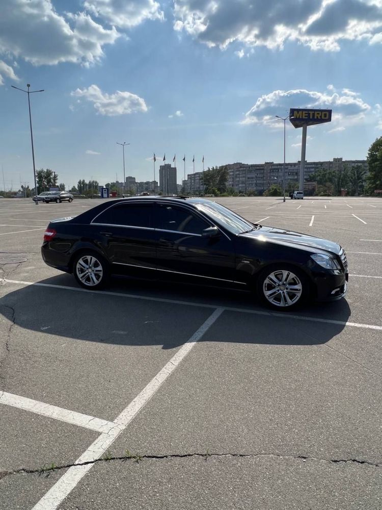 Продам Mercedes (W212) E350