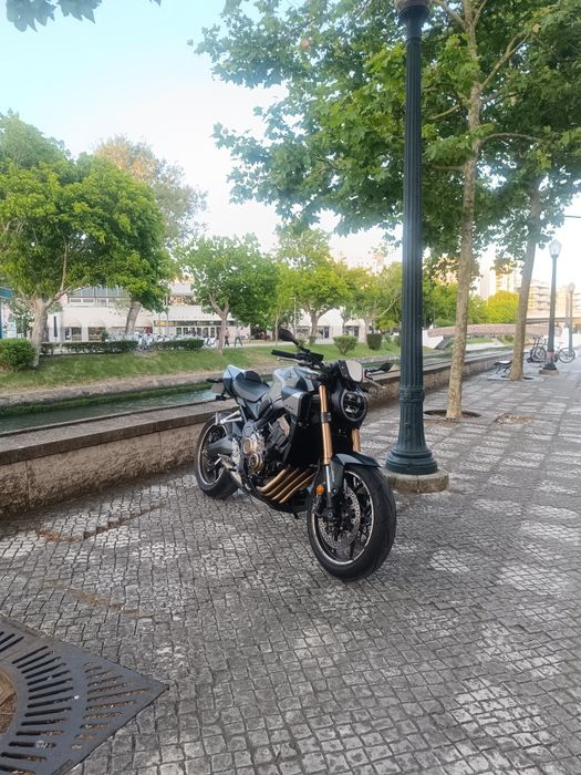 Honda CB650R 2024 "35 kw" Deslimitada